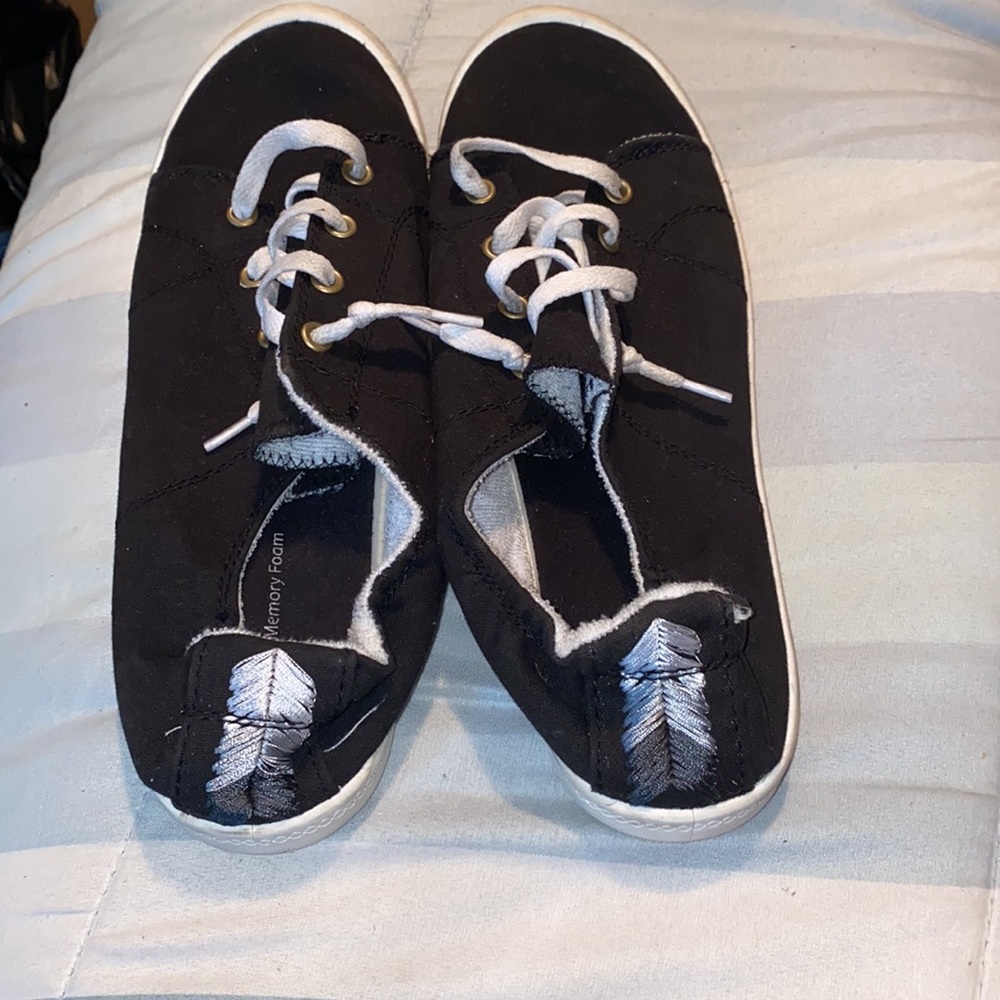 Shoes - Picture 2 of 2